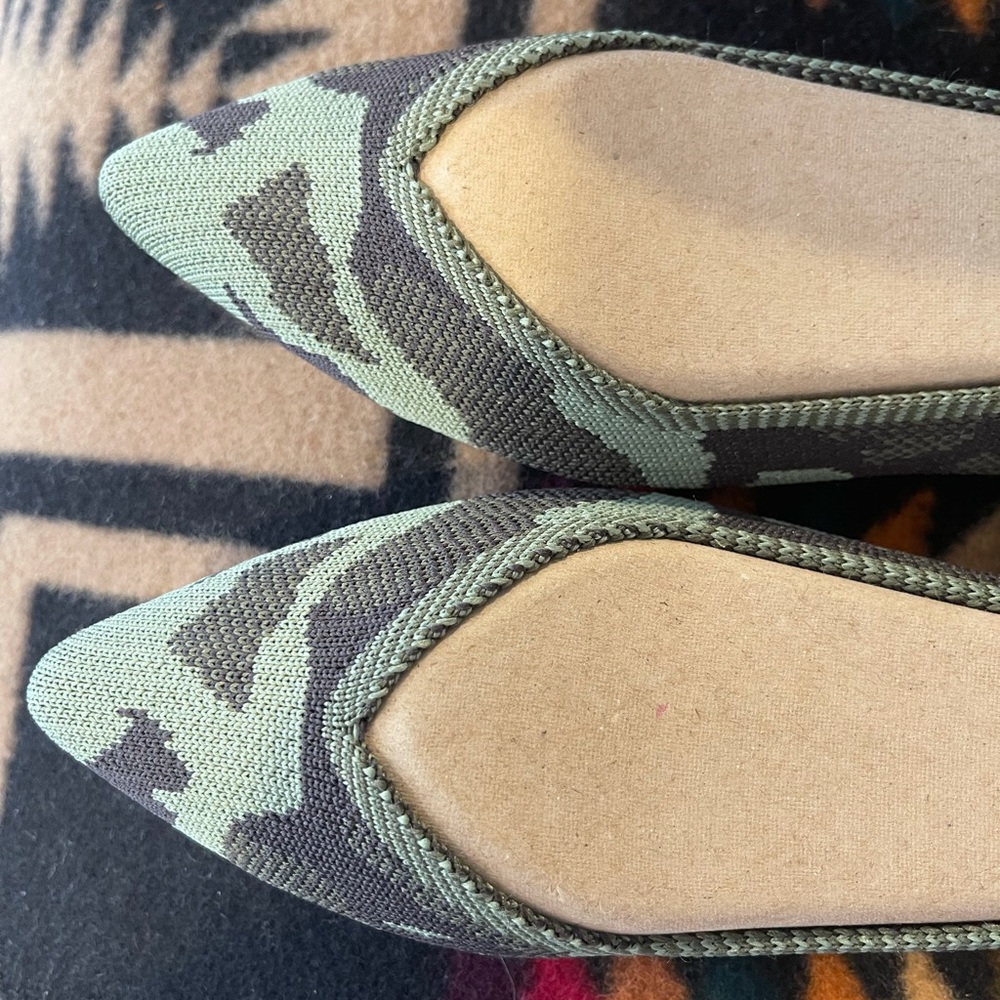 Camo Rothys Point New In Box Size 6 perfect!